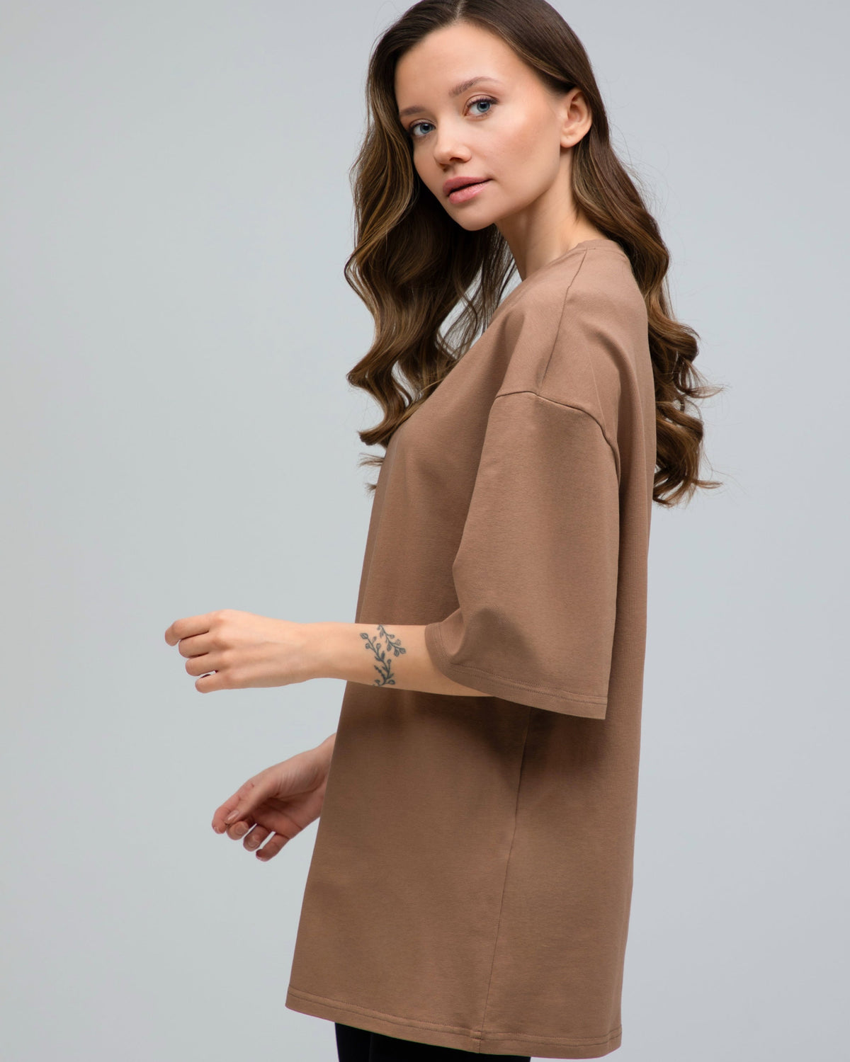 Футболка оверсайз RAY OVERSIZE жіноча коричнева (U0104W-Brown) — фото 2